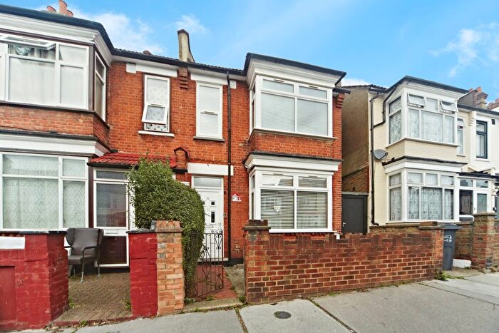 3 Bedroom End Terrace House For Sale In Mersham Road, Thornton Heath, Surrey, CR7