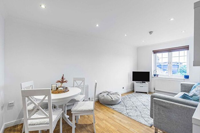 2 Bedroom Flat For Sale In Trinity Gardens, Brixton, SW9