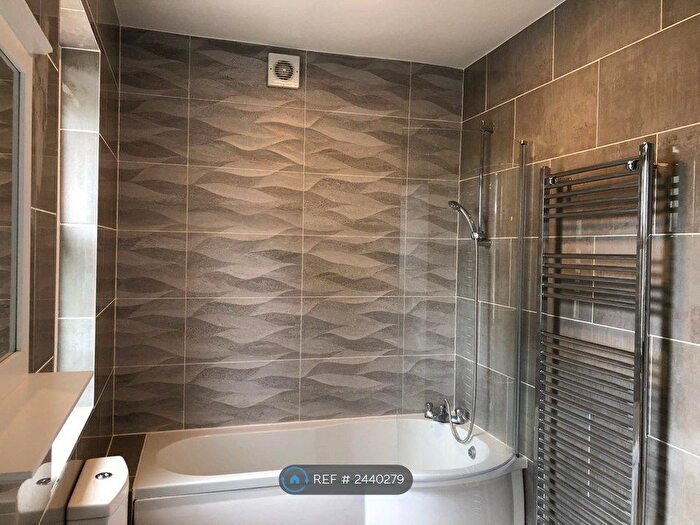 2 Bedroom Flat To Rent In Arnside Crescent, Morecambe, LA4