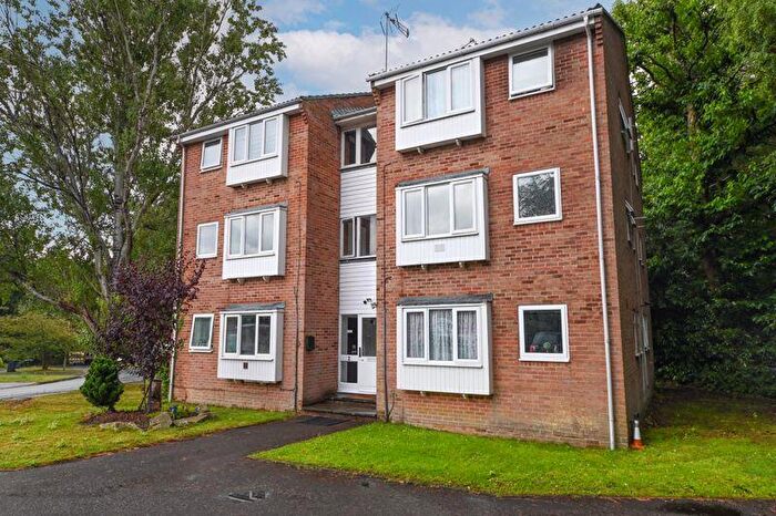 Flat To Rent In Holly Drive, Waterlooville, PO7