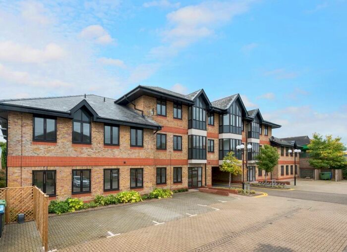 2 Bedroom Apartment To Rent In Hanworth Lane, Chertsey, KT16