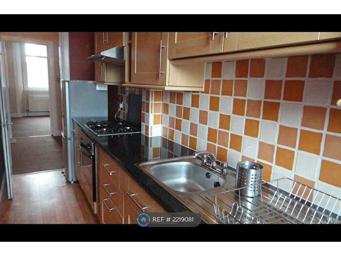 2 Bedroom Flat To Rent In Battlefield Road, Glasgow, G42