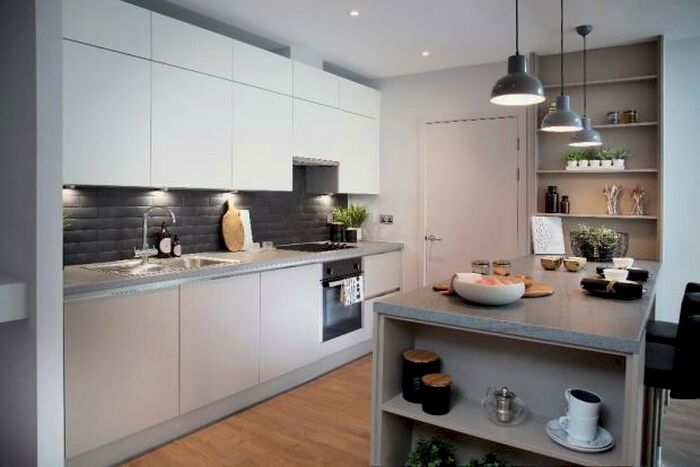 2 Bedroom Apartment To Rent In Flat Sawmill Court - Murray Street, Manchester, Greater Manchester, M4