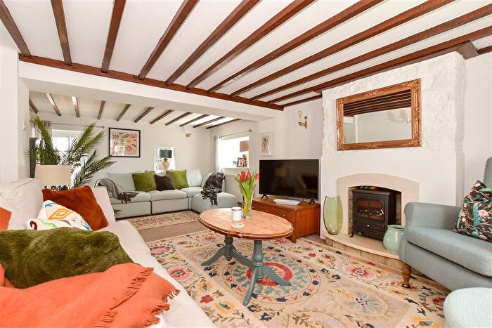 4 Bedroom Detached House For Sale In Colwell Road, Freshwater, Isle Of Wight, PO40
