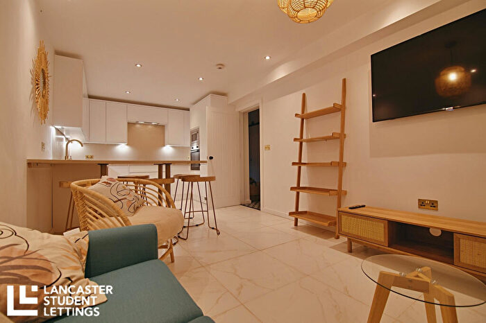 5 Bedroom House To Rent In Slaidburn Drive, Lancaster, LA1