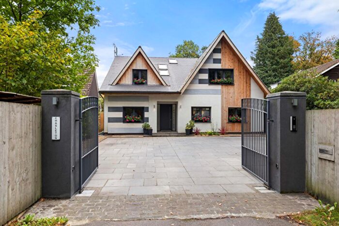 4 Bedroom Detached House For Sale In Lower Wokingham Road, Crowthorne, RG45