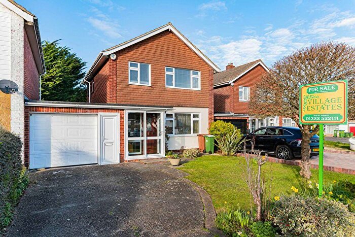 3 Bedroom Link Detached House For Sale In Maiden Erlegh Avenue, Bexley, DA5