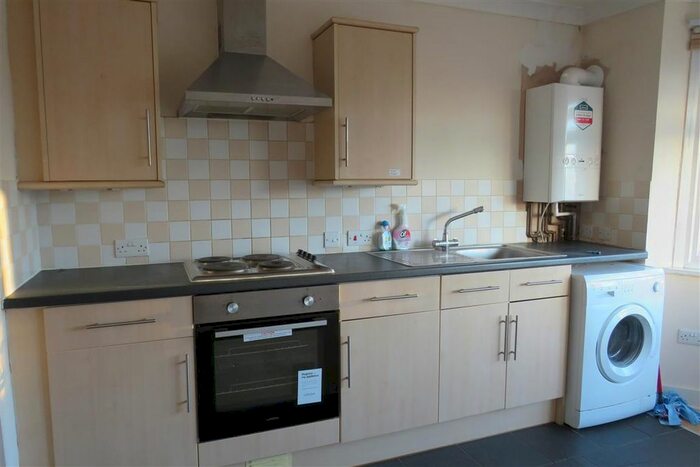 2 Bedroom Flat To Rent In Jessamine Road, Southampton, SO16