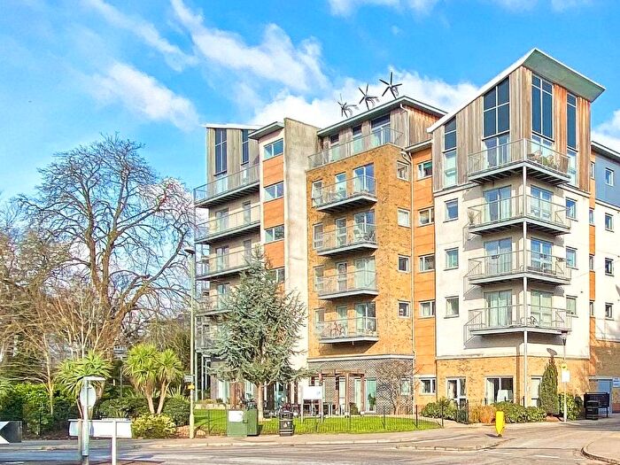 2 Bedroom Flat To Rent In Brand House, Coombe Way, Farnborough, GU14