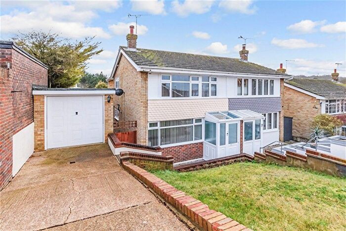 4 Bedroom Semi-Detached House For Sale In Lyndhurst Way, Istead Rise, Kent, DA13
