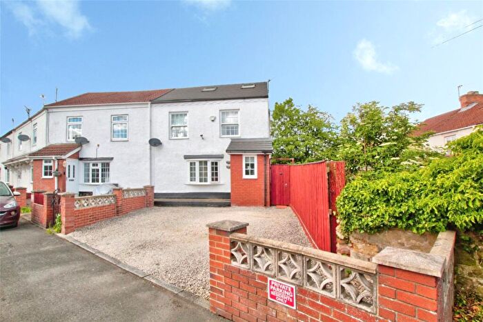 3 Bedroom End Of Terrace House For Sale In Harker Street, Shildon, County Durham, DL4