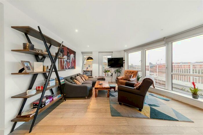 2 Bedroom Flat To Rent In Lombard Road, SW11