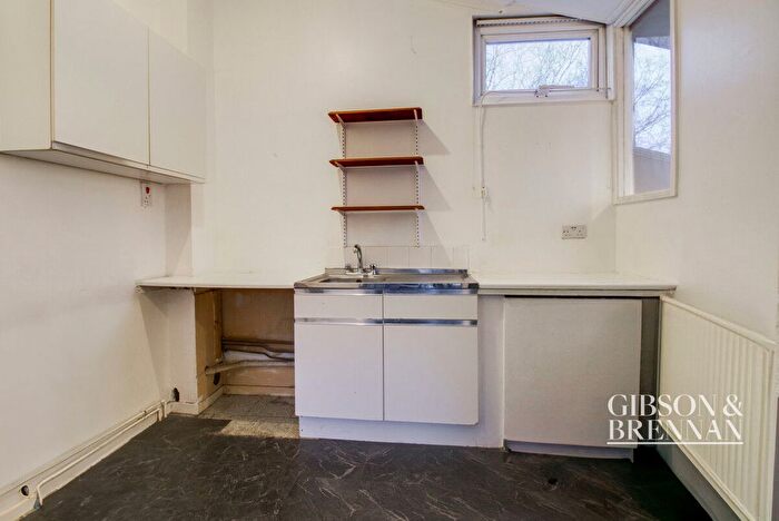 1 Bedroom Maisonette For Sale In Kiln Shaw, Basildon, SS16