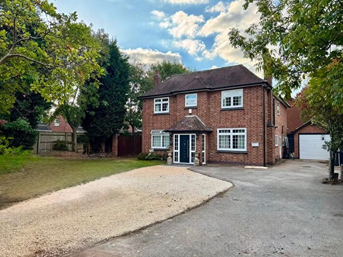 4 Bedroom Detached House For Sale In Hathern Road, Shepshed, LE12