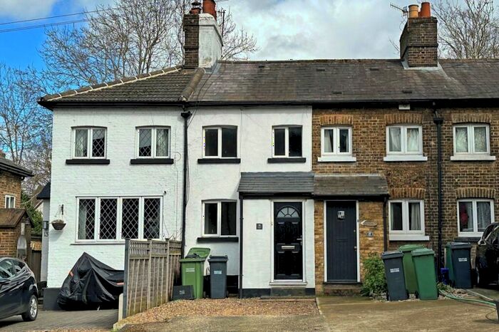 2 Bedroom Terraced House To Rent In Redstone Hill, Redhill, RH1