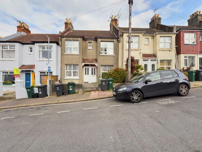 3 Bedroom Flat To Rent In Totland Road, Brighton, East Sussex, BN2