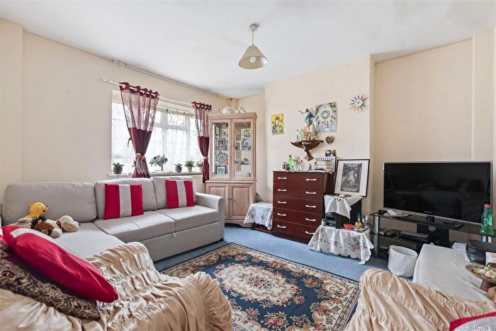 3 Bedroom Flat For Sale In Church Street Estate, NW8