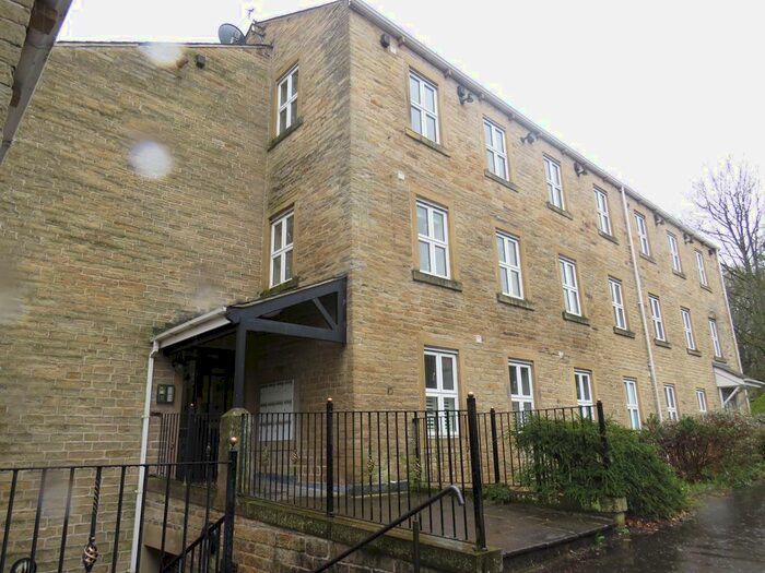 2 Bedroom Flat To Rent In Spinners Hollow, Ripponden, Sowerby Bridge, HX6