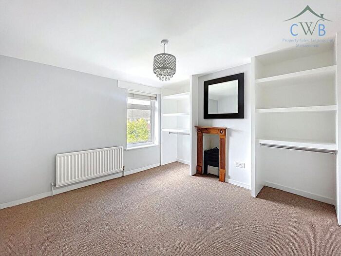 2 Bedroom Terraced House For Sale In Birling Road, Snodland, ME6