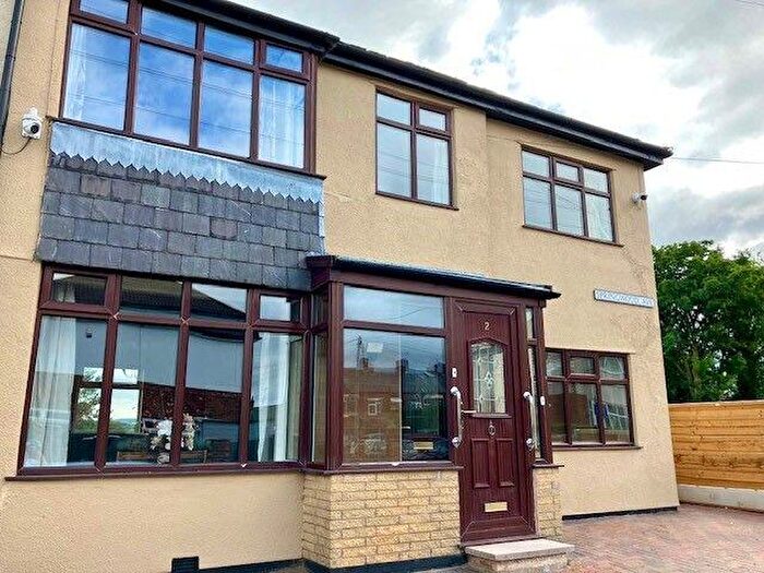 4 Bedroom Town House For Sale In Springwood Avenue, Chadderton Plus Adjacent Land, OL9