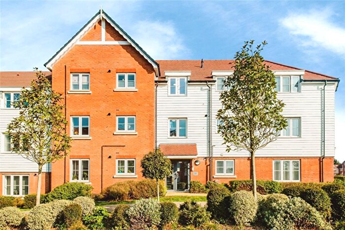 1 Bedroom Flat For Sale In Steeplechase Way, Fontwell, Arundel, West Sussex, BN18