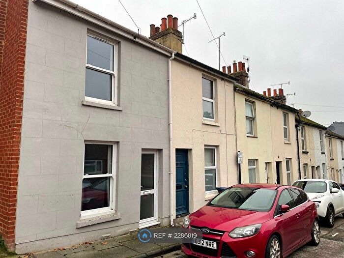 3 Bedroom End Of Terrace House To Rent In New Town Street, Canterbury, CT1