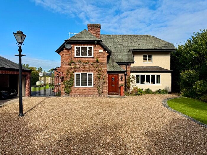 4 Bedroom Detached House For Sale In Badgers Rake Lane, CH66