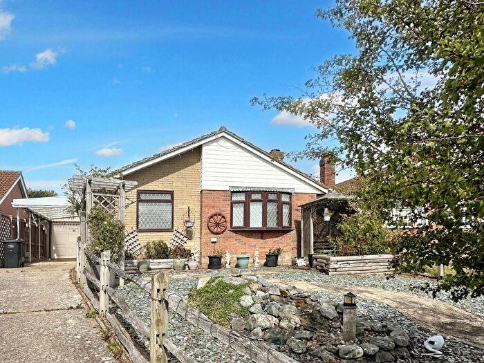 3 Bedroom Detached Bungalow For Sale In Badgers Field, Peacehaven, BN10