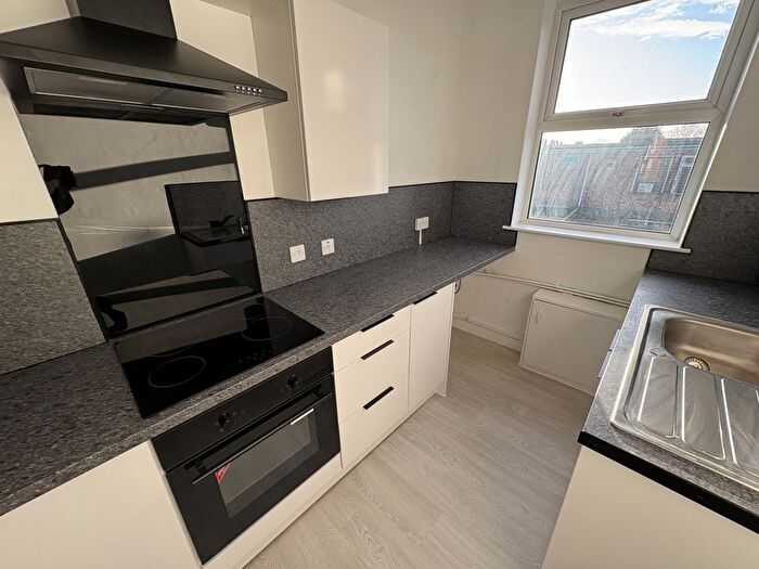 2 Bedroom Flat To Rent In Grafton Street, Hull, HU5