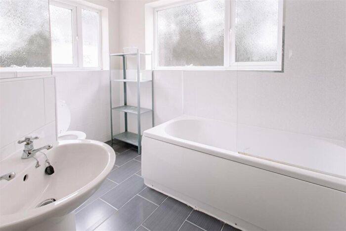 5 Bedroom Private Hall To Rent In De Grey Street, Hull, HU5