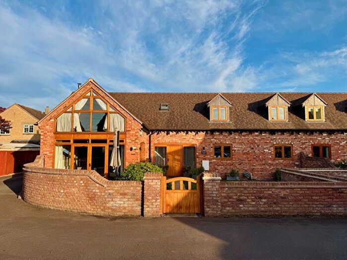 3 Bedroom Detached House For Sale In Merton Road, Bicester, OX25