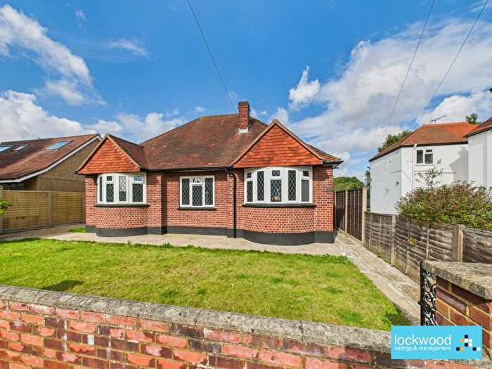 3 Bedroom Bungalow To Rent In Avenue Road, Staines, TW18