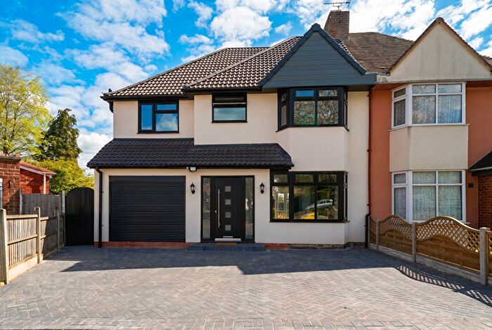 5 Bedroom Semi Detached House For Sale In Dursley Close, Solihull, B92