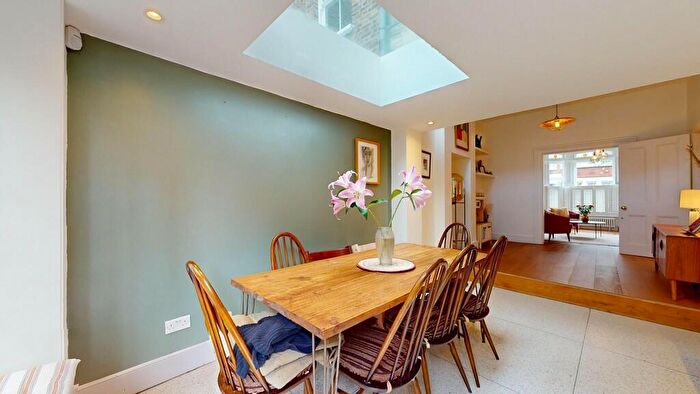 3 Bedroom Terraced House To Rent In Calabria Road, Highbury & Islington, N5