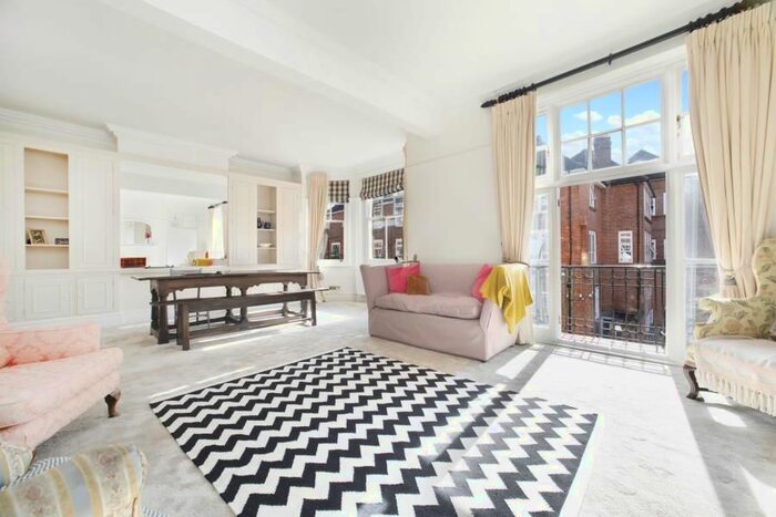 3 Bedroom Flat To Rent In Palace Mansions, Earsby Street, Kensington And Olympia, W14