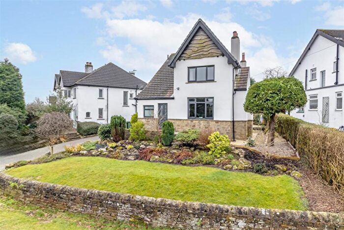 3 Bedroom Detached House For Sale In Breary Lane, Bramhope, Leeds, LS16