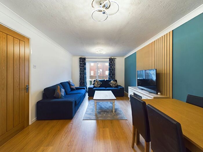 2 Bedroom Flat To Rent In Priors Court, Back Of Avon, Tewkesbury, Gloucestershire, GL20