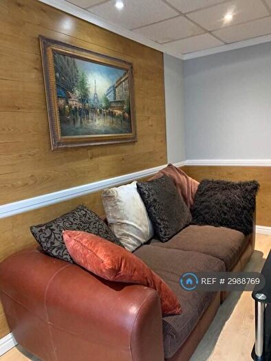 1 Bedroom Flat To Rent In Kenton, Harrow, HA3