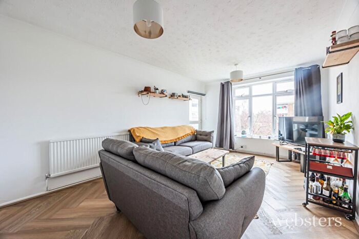 2 Bedroom Flat For Sale In Somerleyton Gardens, Norwich, NR2