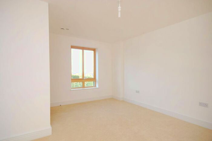 2 Bedroom Flat To Rent In Queen Mary's Place, Roehampton, London, SW15