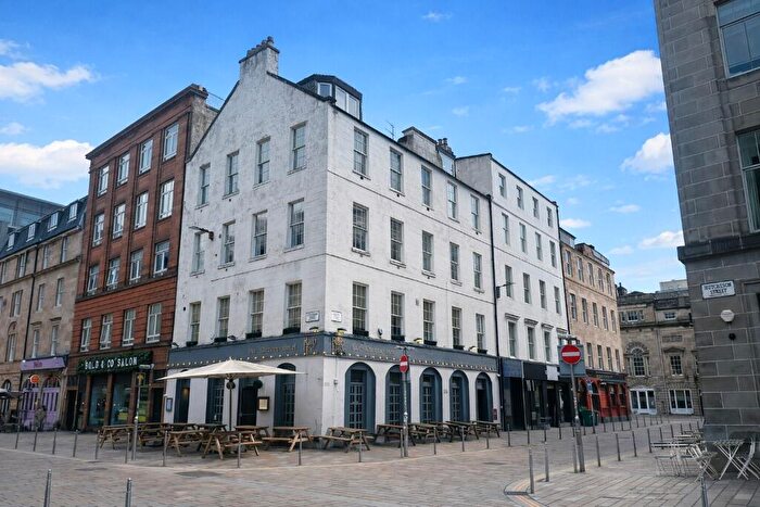 1 Bedroom Flat To Rent In Garth Street, Merchant City, Glasgow, G1