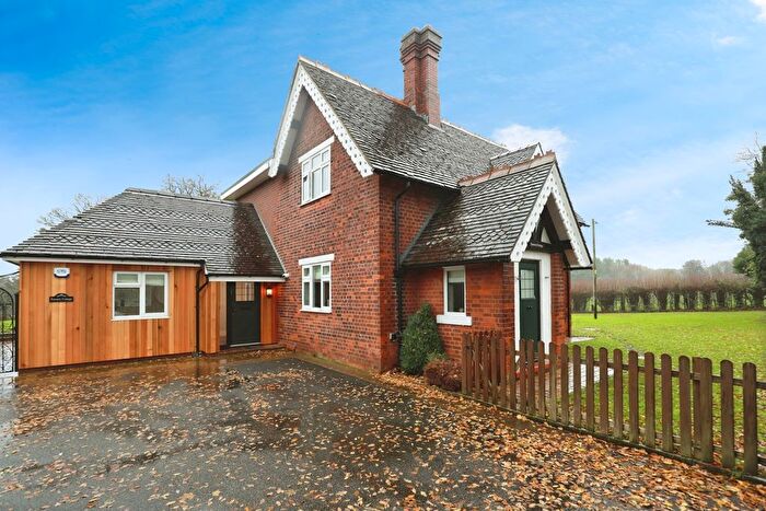 5 Bedroom Cottage For Sale In Slaughter Hill, Crewe Green, Crewe, Cheshire, CW1