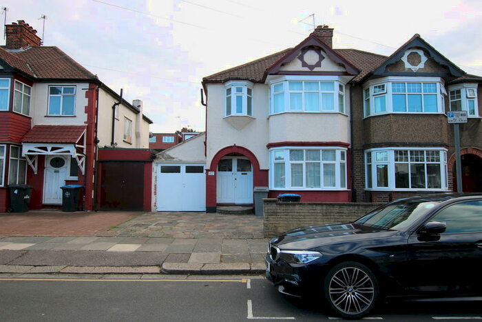 3 Bedroom Semi-Detached House To Rent In Fleetwood Road, Dollis Hill, London, NW10