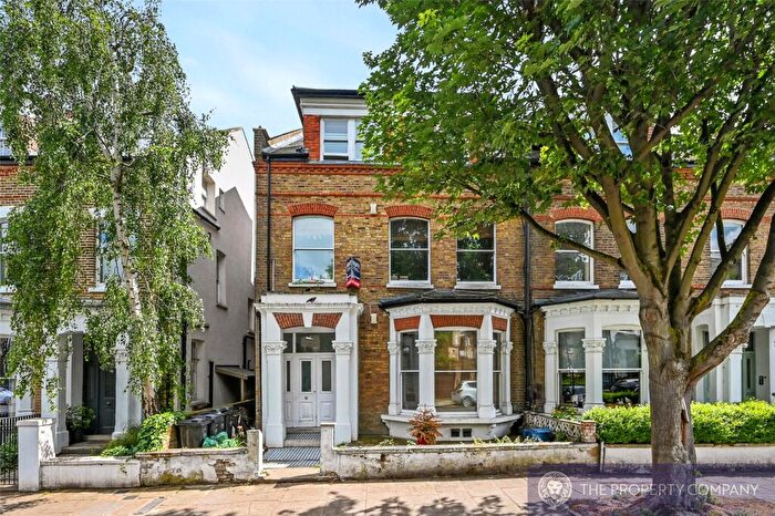 2 Bedroom Apartment To Rent In Gloucester Drive, Finsbury Park, London, N4