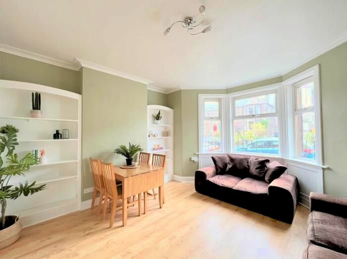 2 Bedroom Flat To Rent In West Savile Terrace, Edinburgh, EH9