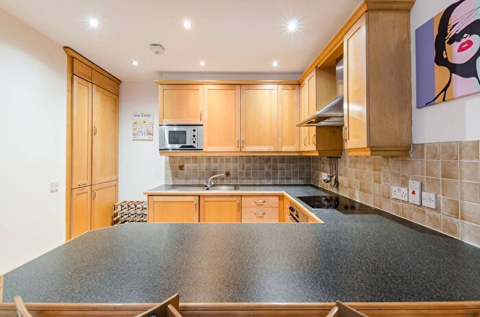 2 Bedroom Flat To Rent In Chiltern Street, Marylebone, London, W1U