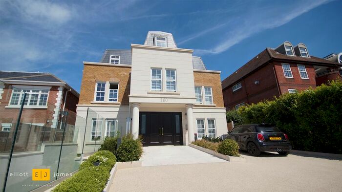 1 Bedroom Flat To Rent In Manor Road, Chigwell, IG7