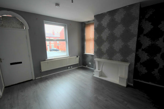 2 Bedroom End Of Terrace House To Rent In Woodview Terrace, Leeds, LS11