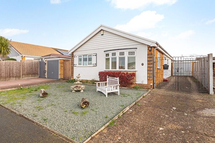2 Bedroom Bungalow For Sale In Chanctonbury Chase, Seasalter, Whitstable, CT5