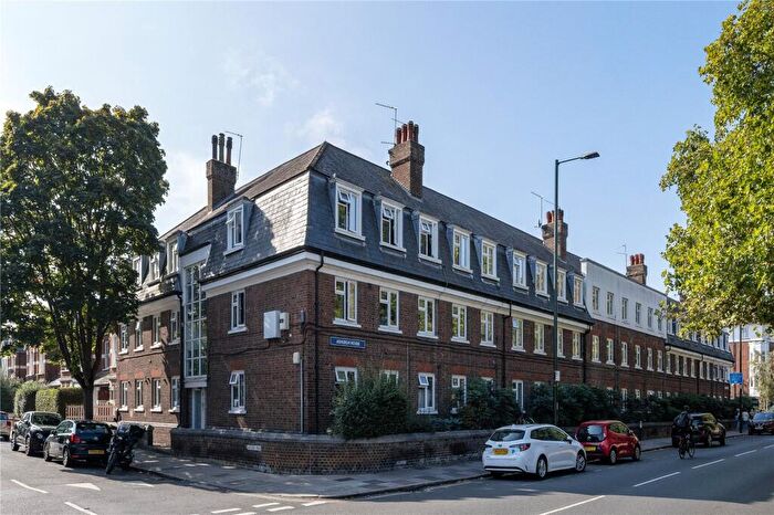 2 Bedroom Apartment For Sale In Mortlake High Street, London, SW14